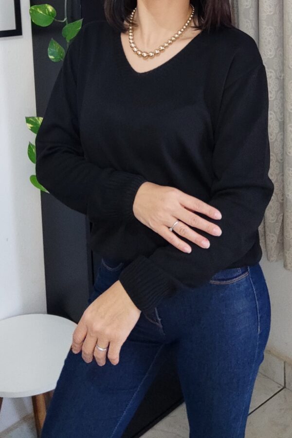 Blusa tricô Básica – Decote V e Manga Longa (G)