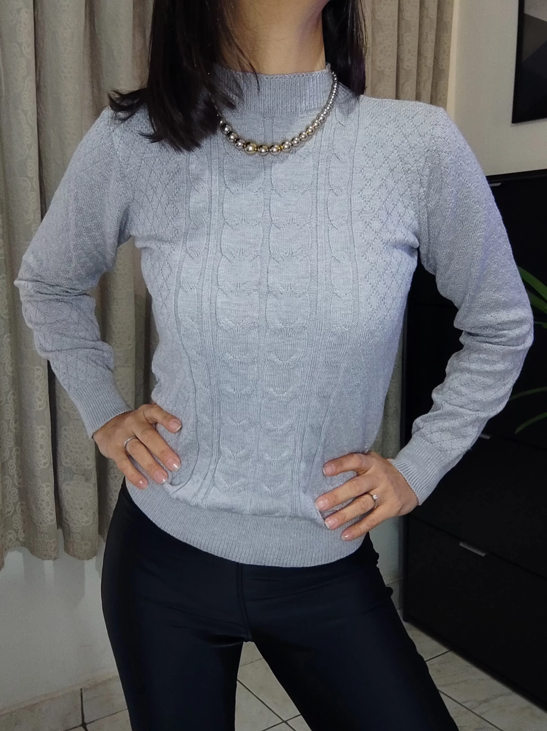 Blusa Tricô Modal Cinza – Gola Alta (M) - Imagem 2