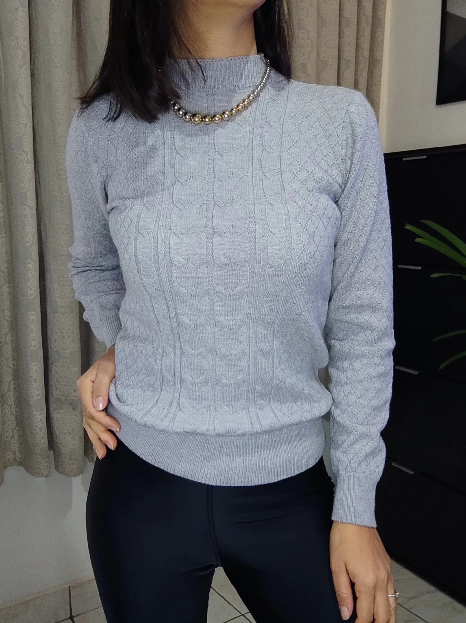 Blusa Tricô Modal Cinza – Gola Alta (M) - Imagem 5