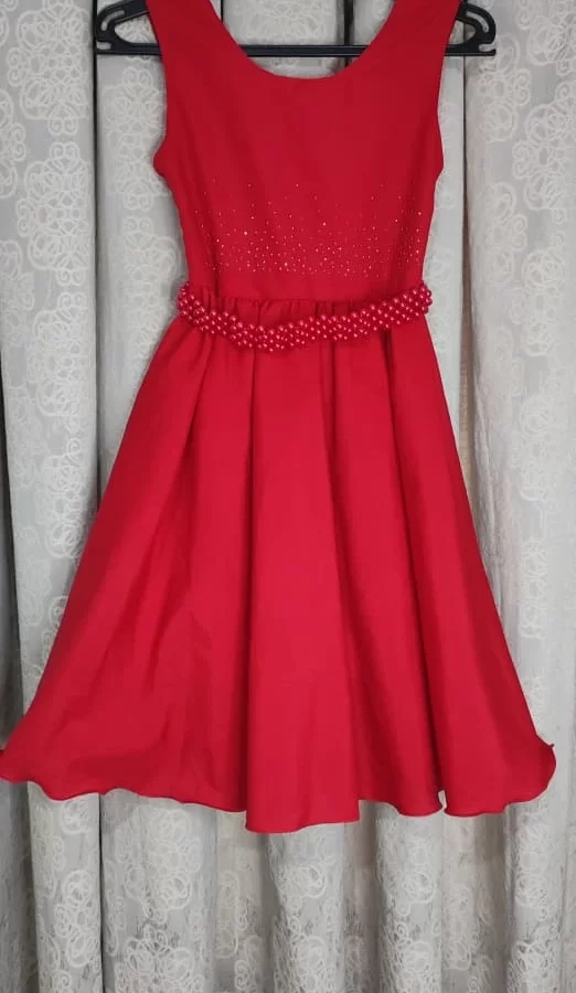 Vestido Infantil de Festa Vermelho com Cinto de Pérolas – Nº 10